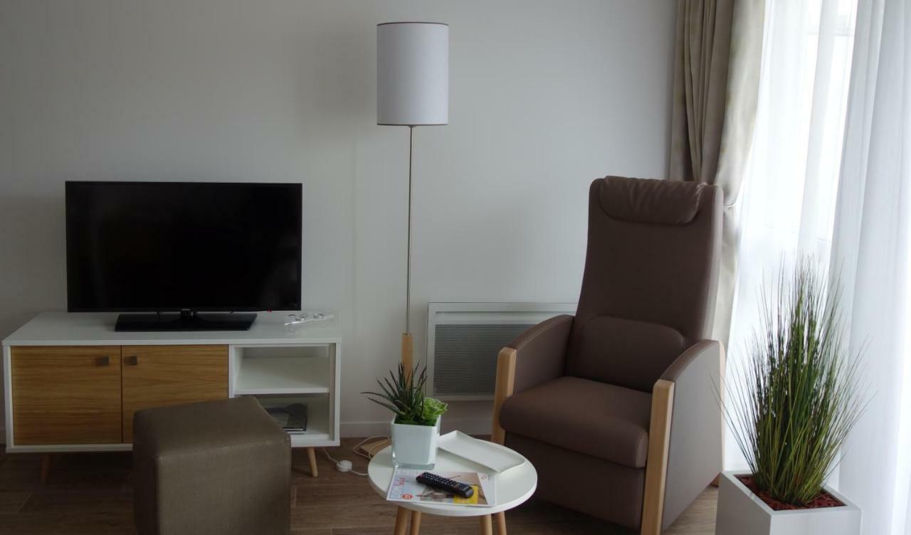 Aparthotel Domitys - Les Robes D'Airain Caen Exterior foto